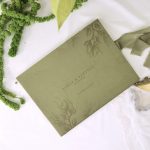 Księga gości ślubna z czarnymi kartami „Gałąź Pistacji” – pistacjowa personalizowana okładka